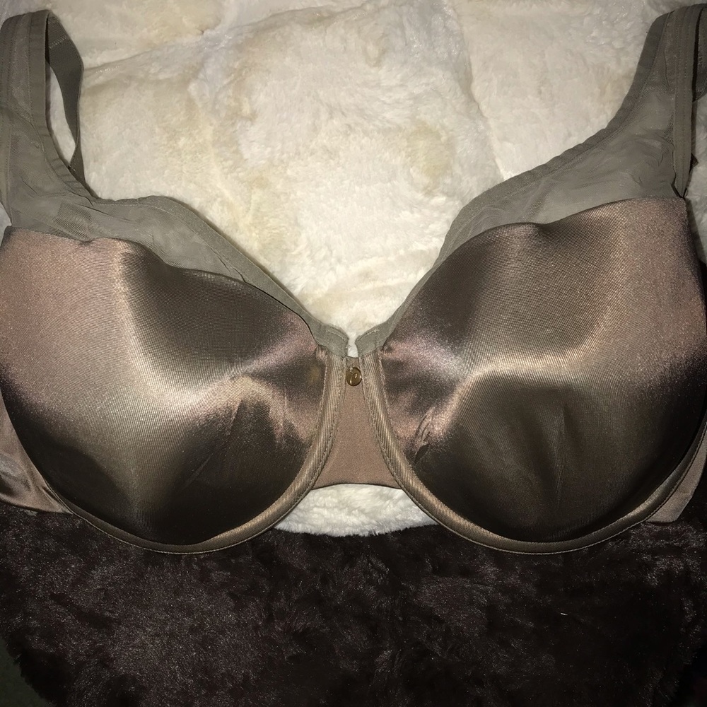 Cacique sateen olive beige color 40F.